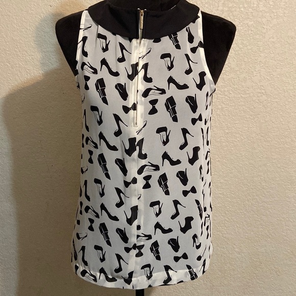 Kardashian Fashion Blouse - Picture 3 of 6